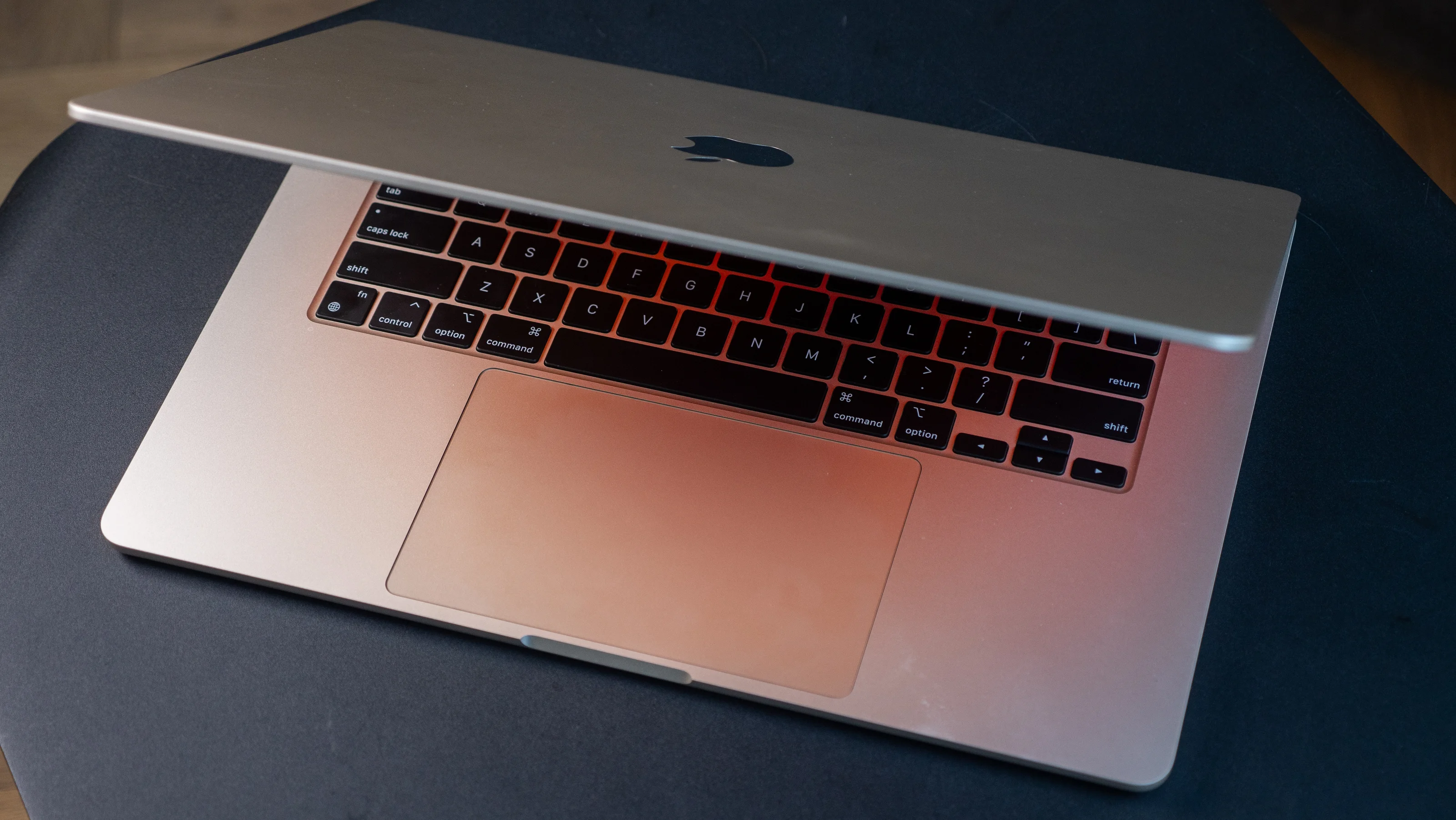 MacBook Pro vs MacBook Air: В чем разница и что выбрать?